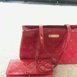 Authentic Louis Vuitton purse and wallet.